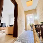 Sunny House By The Sea Ferienhaus Gzira