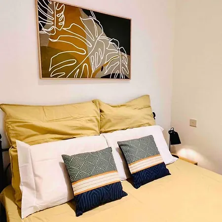 Sunny House By The Sea *